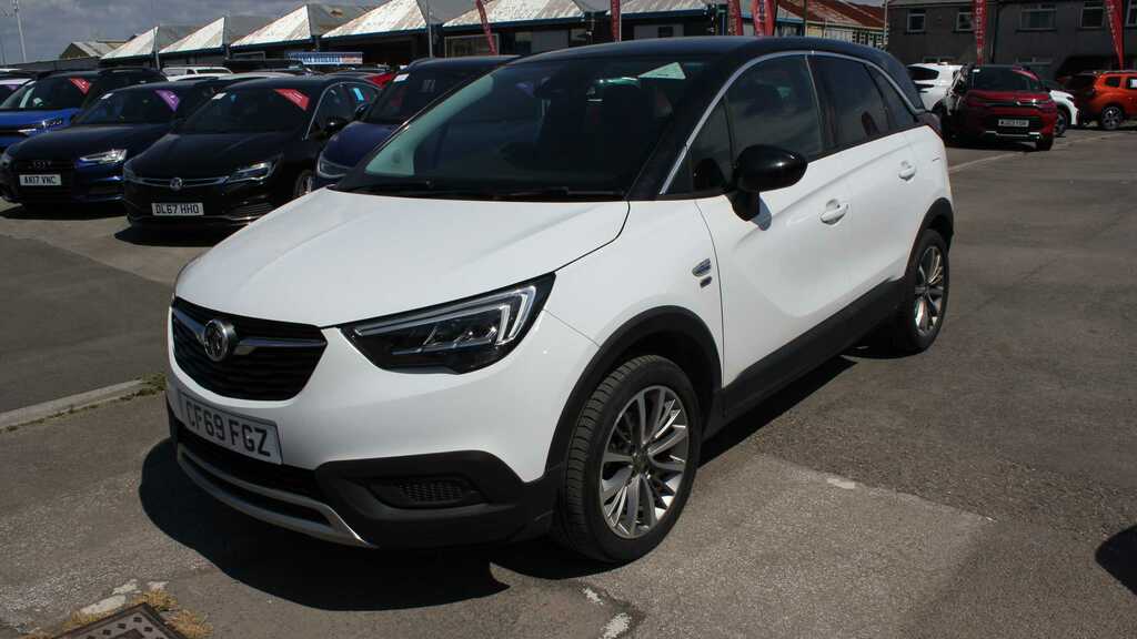 Vauxhall Crossland X 1.2T 110 Griffin 6 Spd Start Stop 2020 CF69FGZ White #3
