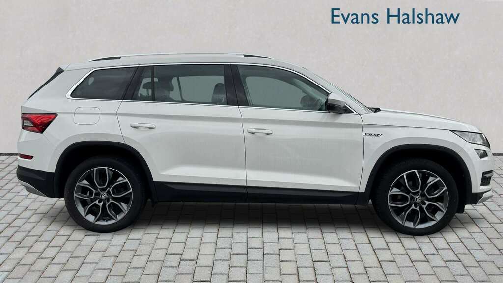 Skoda Kodiaq 2.0 Tdi Scout 4X4 Dsg 7 Seat 2018 MT18FRK White #3
