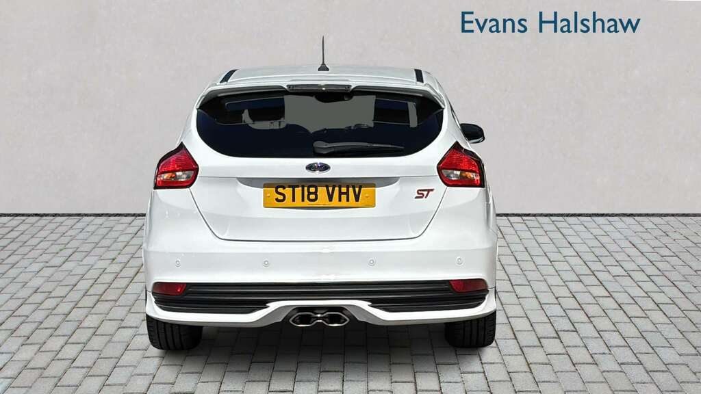 Ford Focus 2.0 Tdci 185 St-3 Navigation 2018 White #4