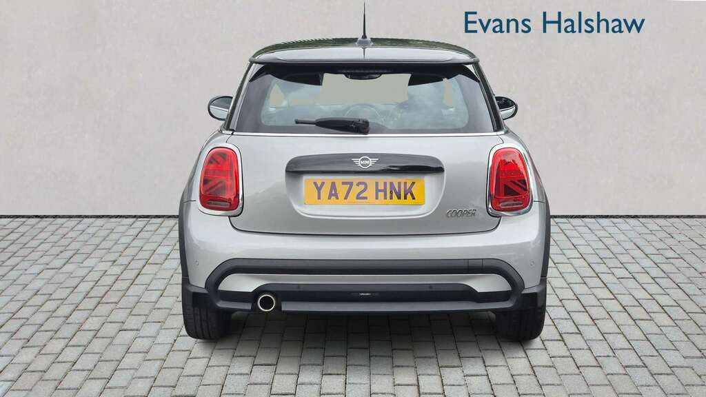 Mini Hatch 1.5 Cooper Classic 2023 YA72HNK Silver #5