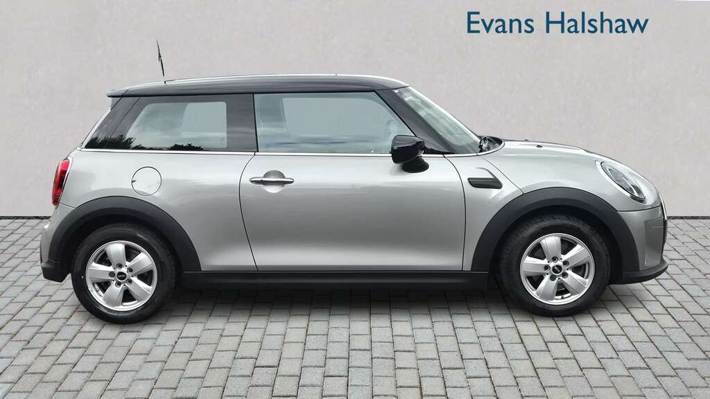 Mini Hatch 1.5 Cooper Classic 2023 YA72HNK Silver #4