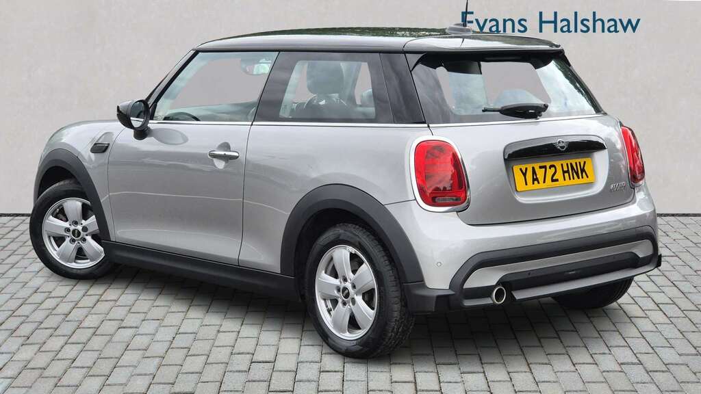Mini Hatch 1.5 Cooper Classic 2023 YA72HNK Silver #2