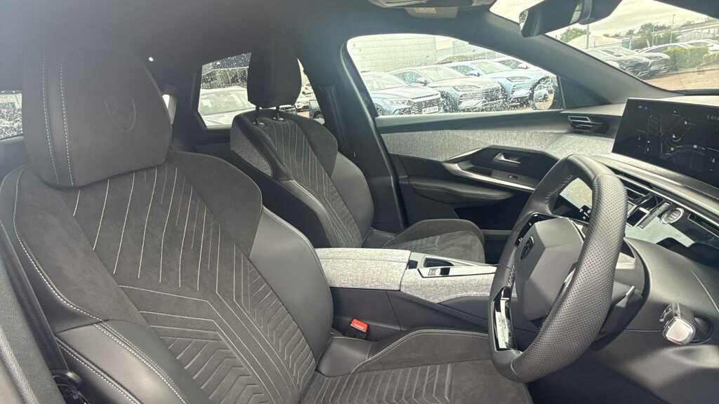 Peugeot 3008 157Kw Gt 73Kwh 2024 Black #3