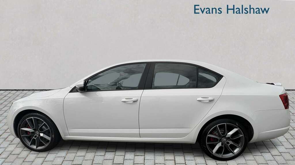 Skoda Octavia 2.0 Tdi Cr Vrs 2015 White #6