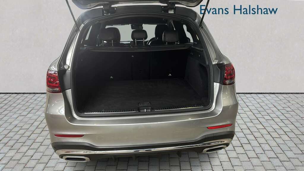 Mercedes-Benz GLC Class 300D 4Matic Amg Line Premium 9G-tronic 2022 KU22LNE Silver #3