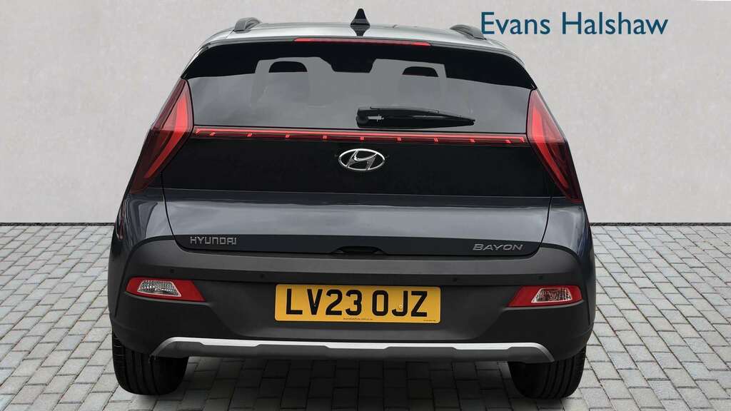 Hyundai Bayon 1.0 Tgdi 48V Mhev Premium Dct 2023 Grey #4