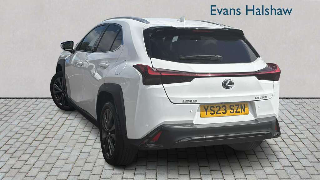 Lexus UX 250H 2.0 F-sport Design Cvt 2023 YS23SZN White #2