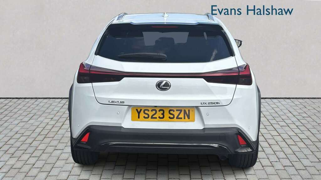 Lexus UX 250H 2.0 F-sport Design Cvt 2023 YS23SZN White #5