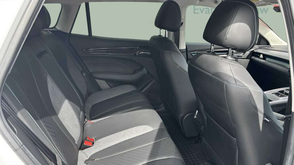 MG MG5 115Kw Trophy Ev Long Range 61Kwh 2024 White #5