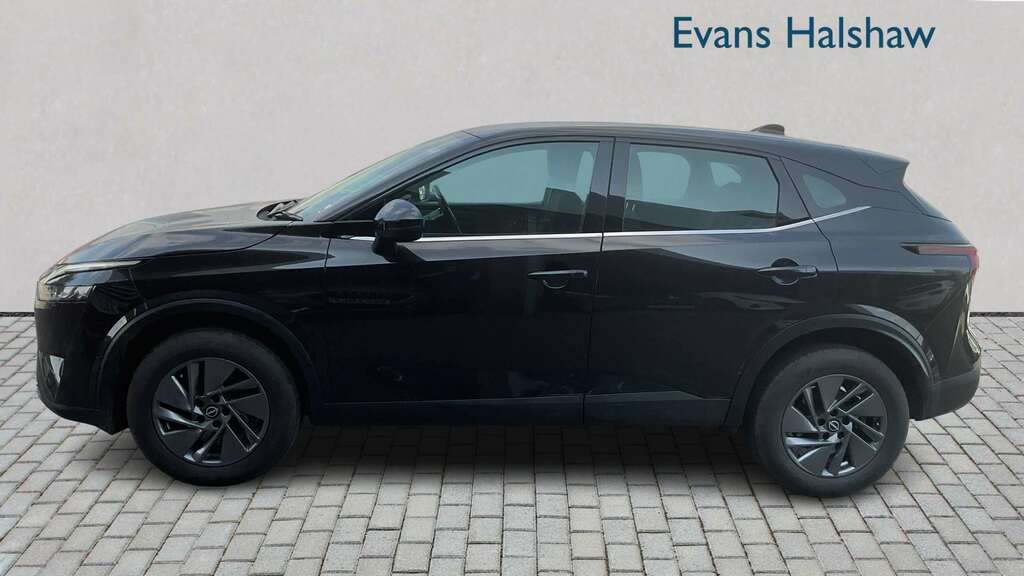 Nissan Qashqai 1.3 Dig-t Mh Acenta Premium 2023 FT23LSL Black #2