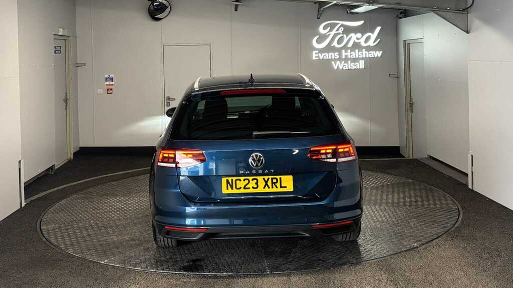 Volkswagen Passat 2.0 Tdi Evo Scr Sel Dsg 2023 Blue #6