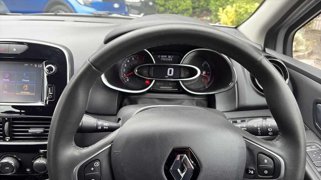 Renault Clio 1.2 16V Dynamique Nav 2018 Silver #6