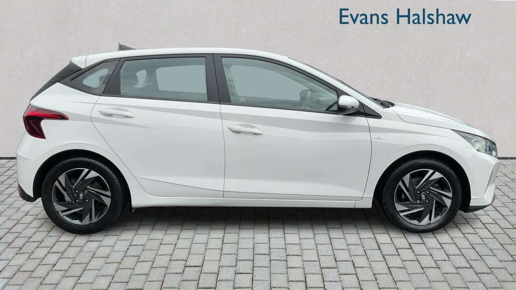 Hyundai I20 1.0T Gdi 48V Mhd Se Connect Dct 2022 White #4