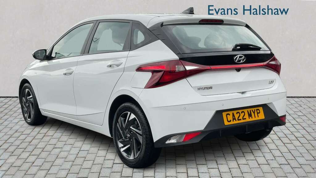 Hyundai I20 1.0T Gdi 48V Mhd Se Connect Dct 2022 White #3