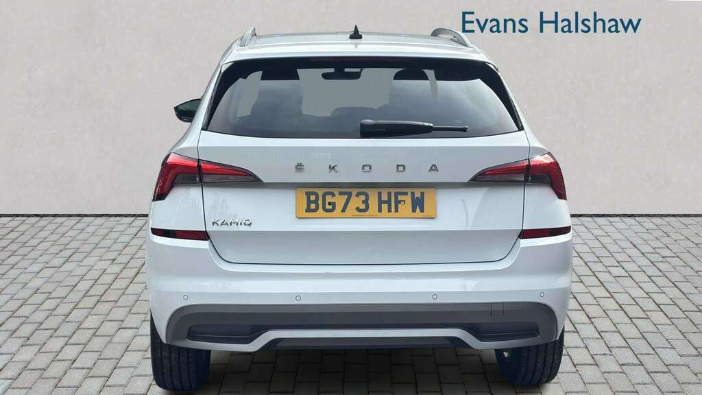 Skoda Kamiq 1.0 Tsi 110 Se Drive Dsg 2023 BG73HFW White #6