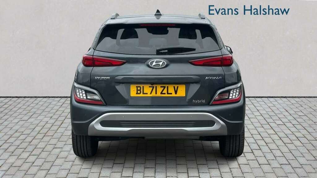 Hyundai Kona 1.6 Gdi Hybrid Premium Dct 2022 BL71ZLV Grey #2