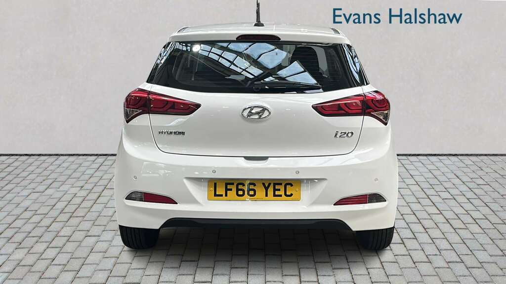Hyundai I20 1.4 Se 2016 White #4