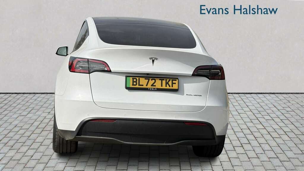 Tesla Model Y Long Range Awd 2023 BL72TKF White #3