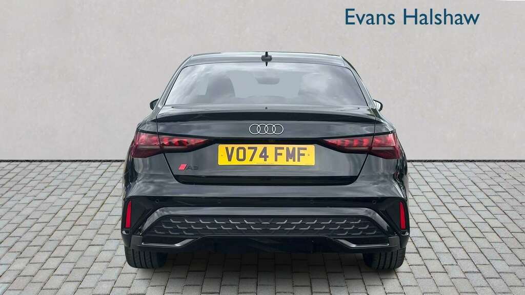 Audi A3 35 Tfsi S Line S Tronic 2024 VO74FMF Black #2