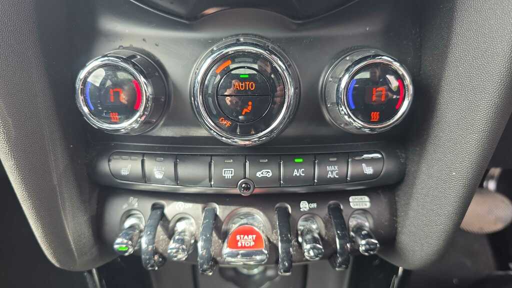 Mini Hatch 1.5 Cooper Exclusive II 2020 YC70BJV Red #3