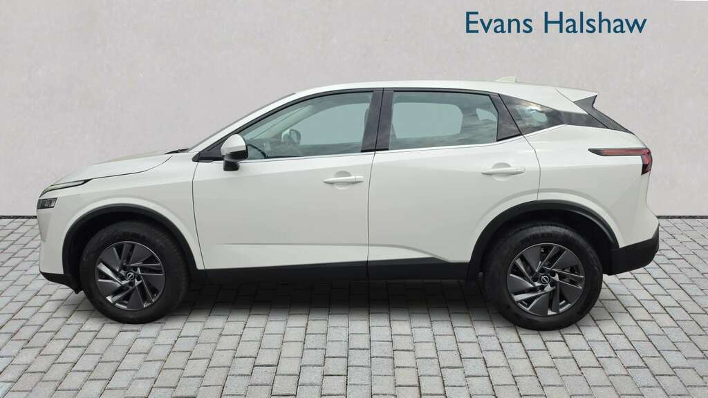 Nissan Qashqai 1.3 Dig-t Mh Acenta Premium 2023 YX23RVP White #3