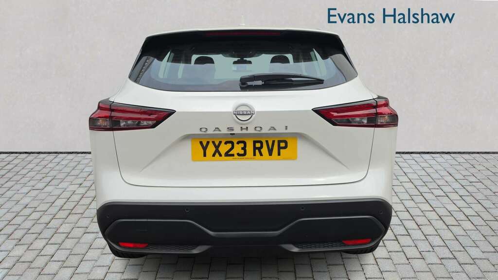 Nissan Qashqai 1.3 Dig-t Mh Acenta Premium 2023 YX23RVP White #5
