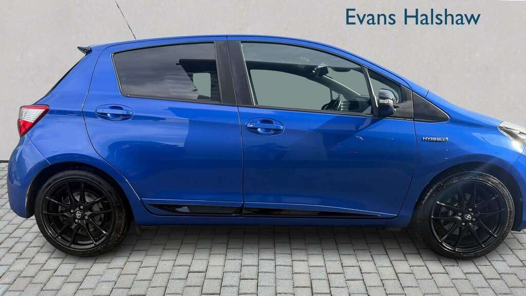 Toyota Yaris 1.5 Hybrid Gr-sport Cvt 2019 RN19KVF Blue #3