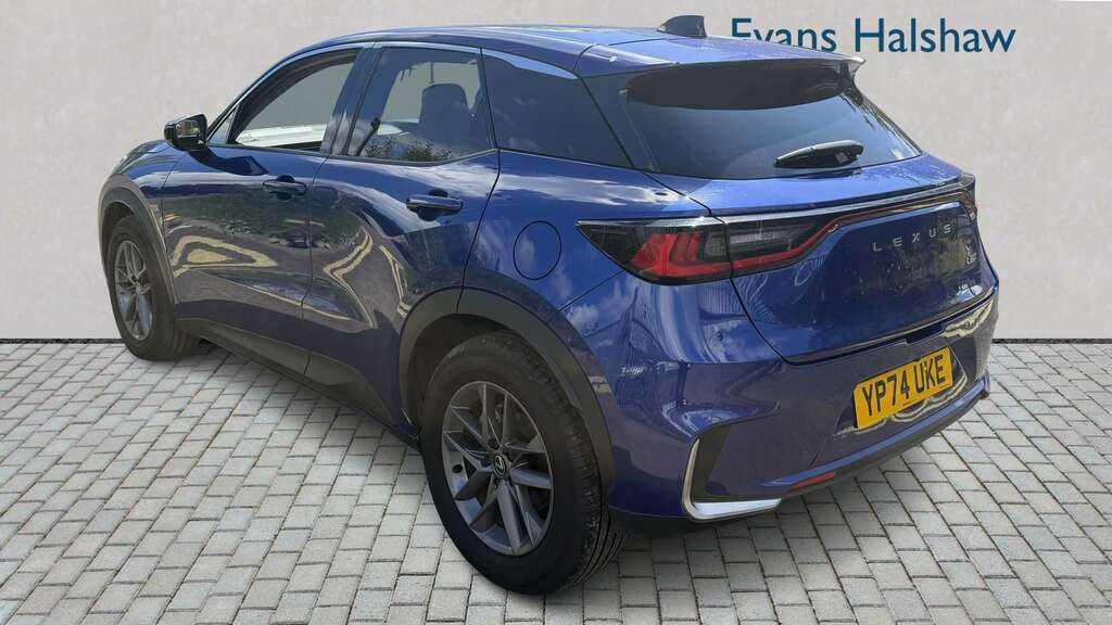 Lexus LBX 1.5 Premium E-cvt 2024 #2