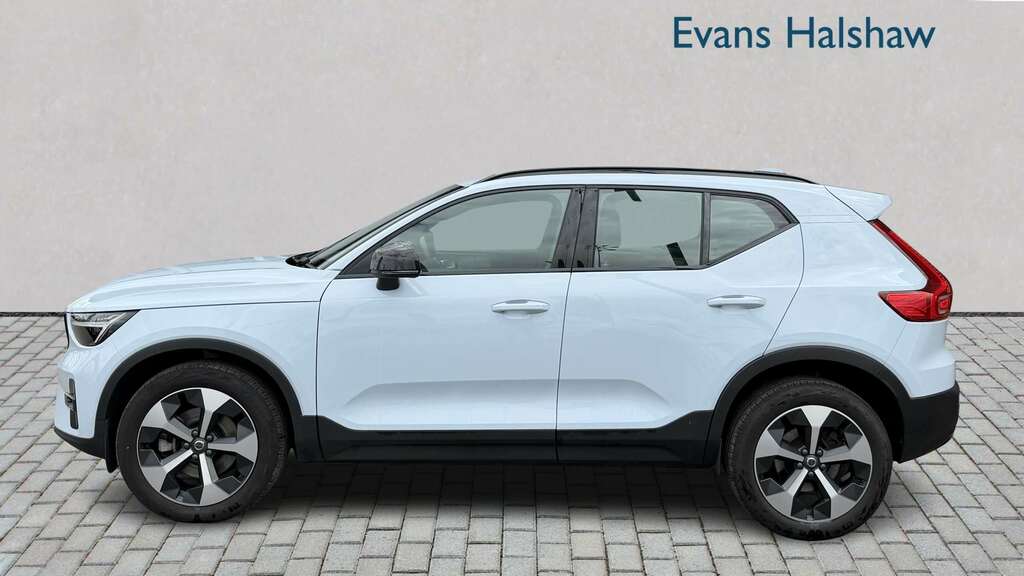 Volvo XC40 2.0 B4p Plus Dark 2024 SY74WGC Blue #3