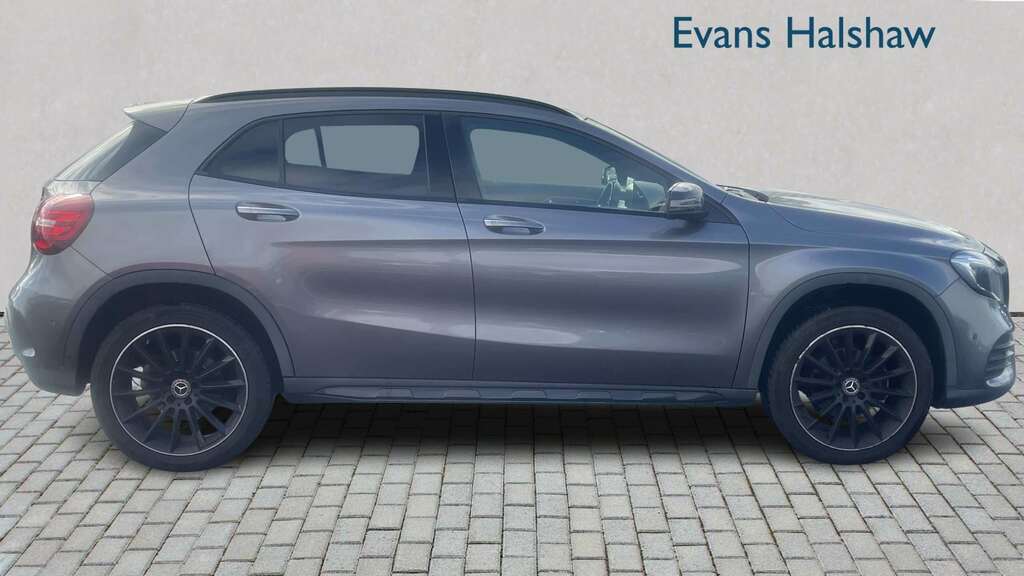Mercedes-Benz GLA Class 200 Amg Line Premium Plus 2019 LL19JWN Grey #5