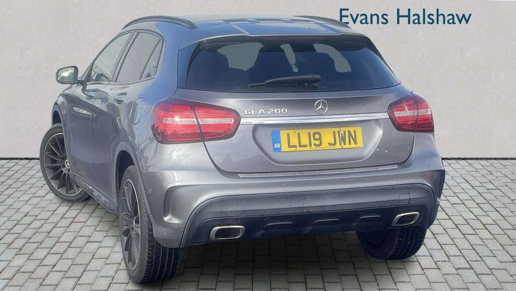 Mercedes-Benz GLA Class 200 Amg Line Premium Plus 2019 LL19JWN Grey #2