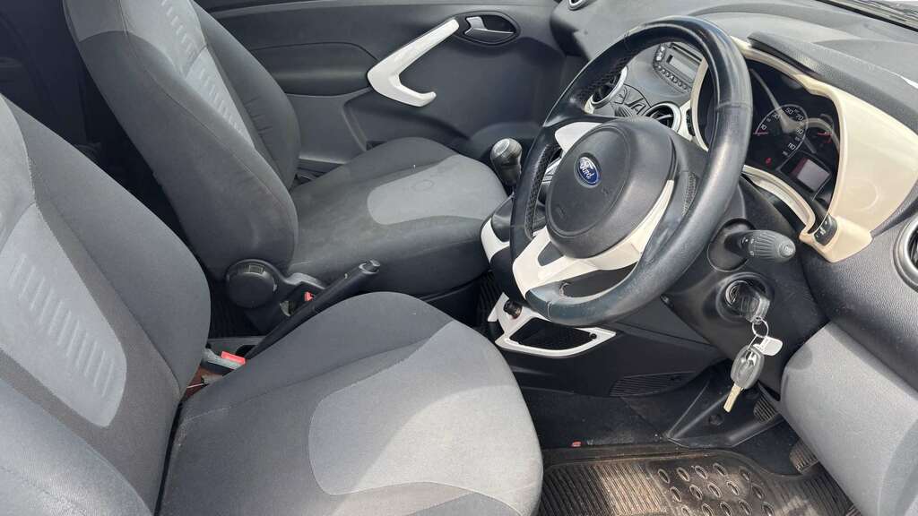 Ford KA Hatchback 1.2 Zetec Euro 5 Ss 201111 White #7