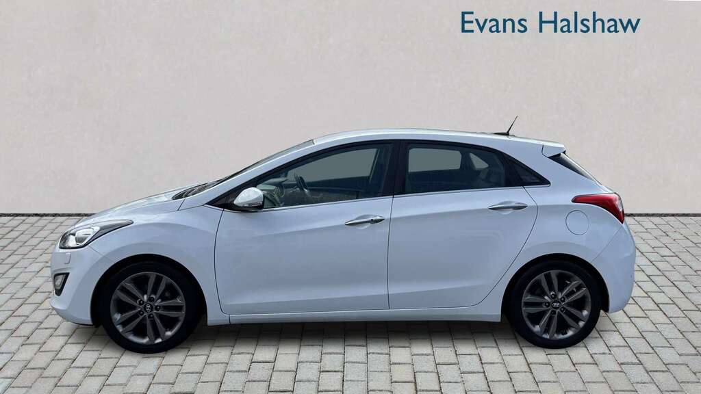 Hyundai I30 1.6 Crdi 136 Premium 2015 White #3