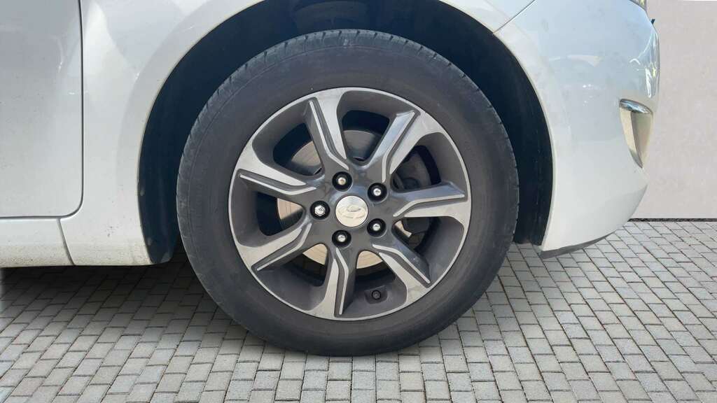 Hyundai Ix20 1.4 Blue Drive Se Nav 2017 White #6