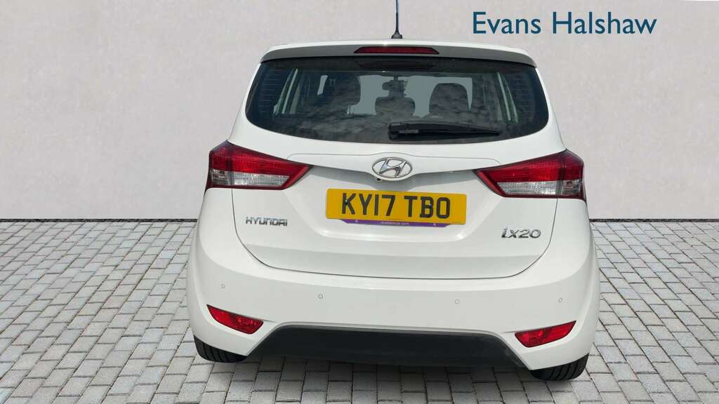 Hyundai Ix20 1.4 Blue Drive Se Nav 2017 White #5