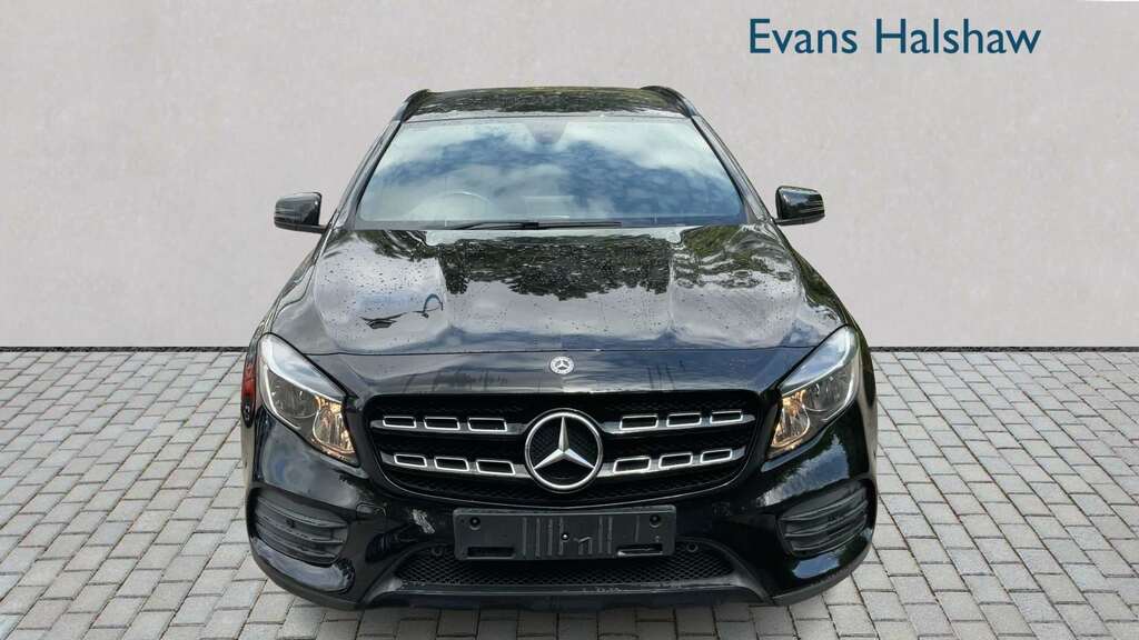 Mercedes-Benz GLA Class 200 Amg Line Executive 2017 Black #4