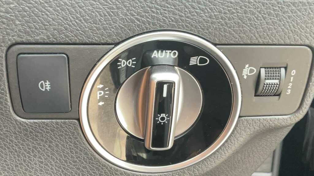 Mercedes-Benz GLA Class Gla 200 D Sport Executive Black #19