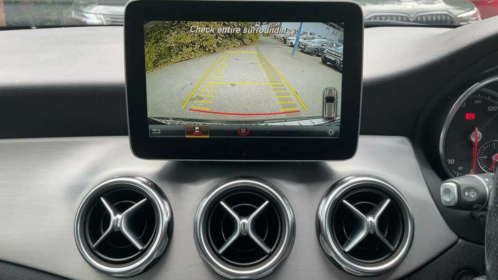Mercedes-Benz GLA Class Gla 200 D Sport Executive Black #14