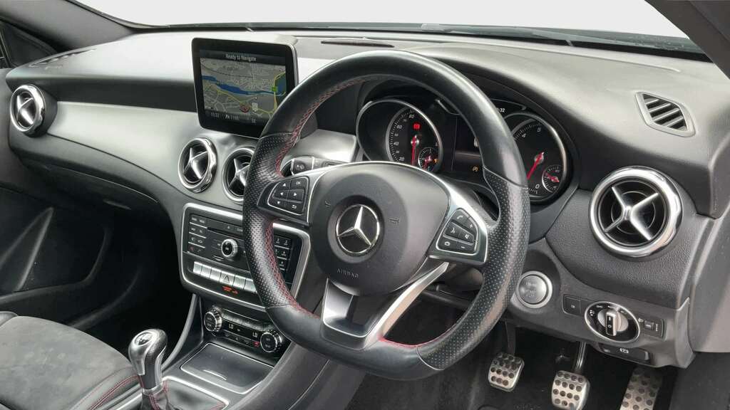 Mercedes-Benz GLA Class Gla 200 D Sport Executive Black #8
