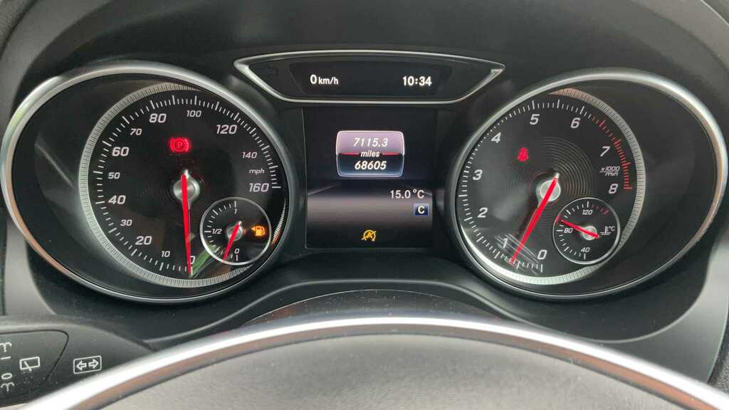 Mercedes-Benz GLA Class Gla 200 D Sport Executive Black #10