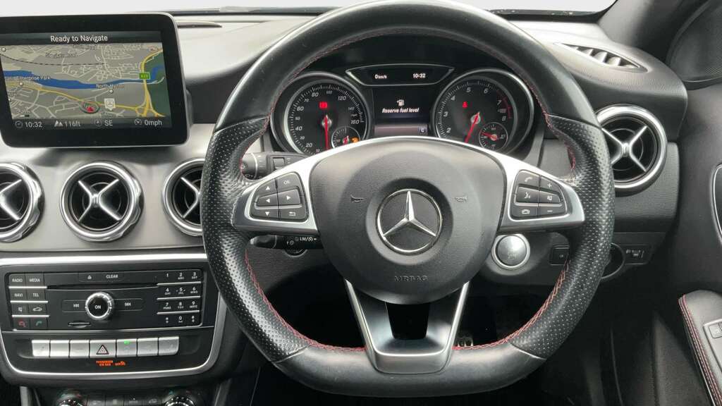 Mercedes-Benz GLA Class Gla 200 D Sport Executive Black #9
