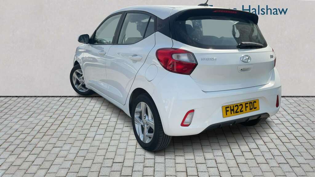 Hyundai I10 1.2 Mpi Se Connect 2022 White #2