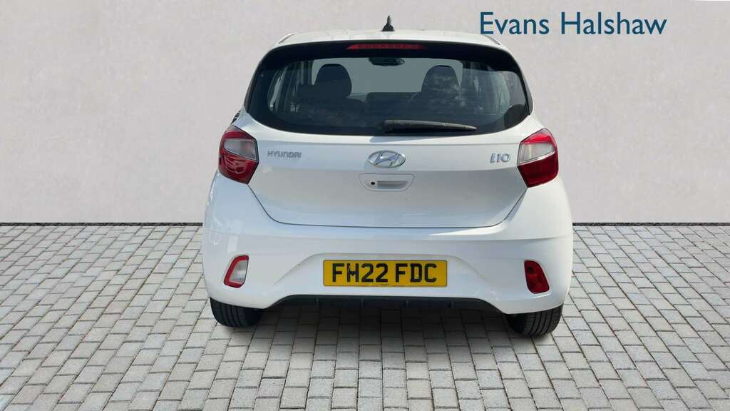Hyundai I10 1.2 Mpi Se Connect 2022 White #5