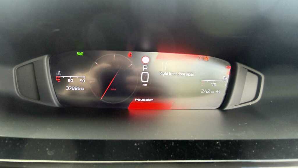 Peugeot 408 1.2 Puretech Allure Premium Eat8 2023 White #5
