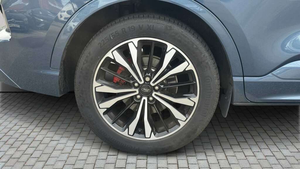 Ford Kuga 2.5 Fhev Vignale Cvt Black #2