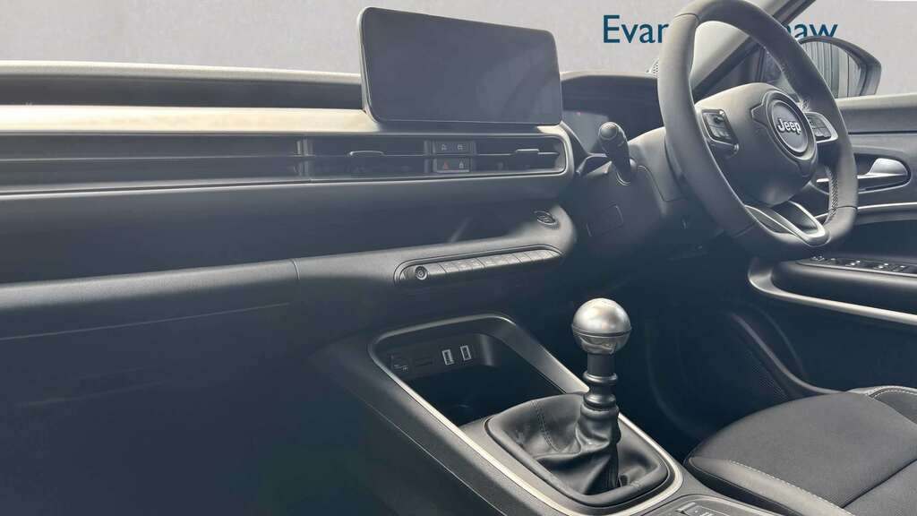 Jeep Avenger 1.2 Summit 2025 Grey #3