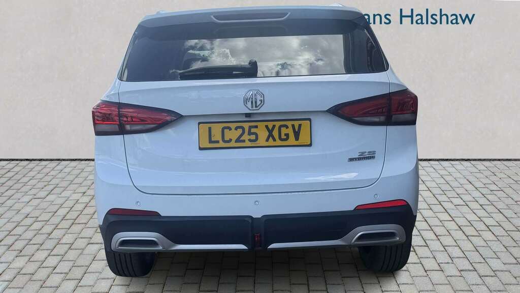 MG ZS 1.5 Hybrid Trophy 2025 White #6