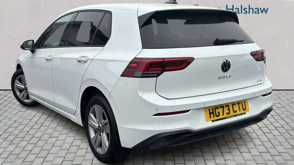Volkswagen Golf 1.5 Etsi 150 Life Dsg 2023 HG73CTU White #2