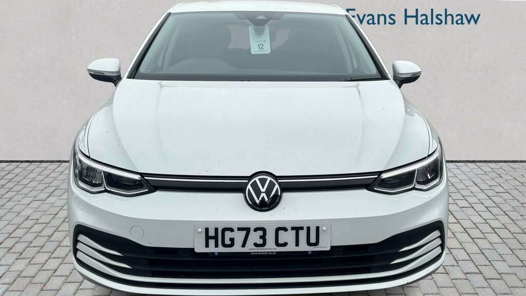 Volkswagen Golf 1.5 Etsi 150 Life Dsg 2023 HG73CTU White #4