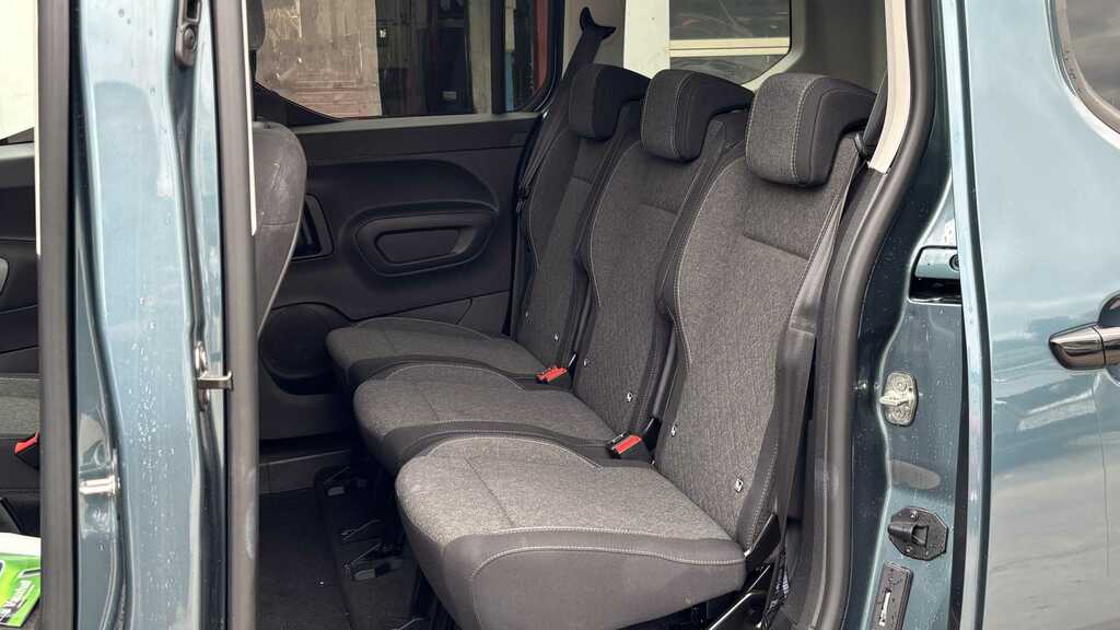 Vauxhall Combo-e Life 52Kwh Ultimate XL Mpv 7.4Kw Cha Black #10